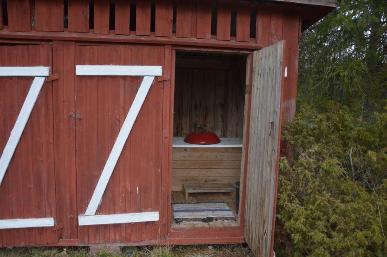Hytte Anno 1721 Uten Internett, Strom, Vann - Men Med Rodmalt Utedo Ljordal Екстер'єр фото